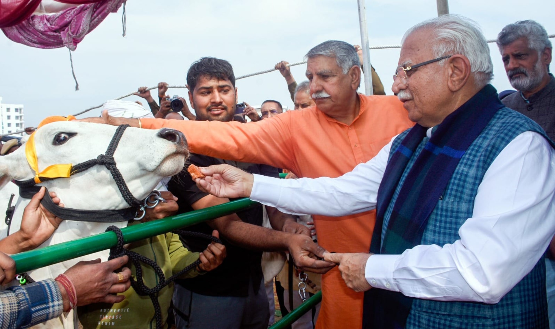 CM Flags Off 70 Livestock Ambulances, Launches Toll-Free Vet Call Centre  